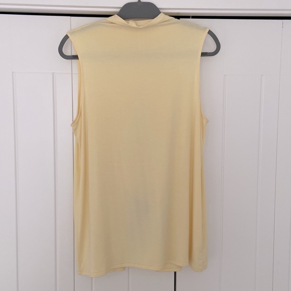 NWOT ARITZIA BABATON Mock Neck Sleeveless Top | Size M